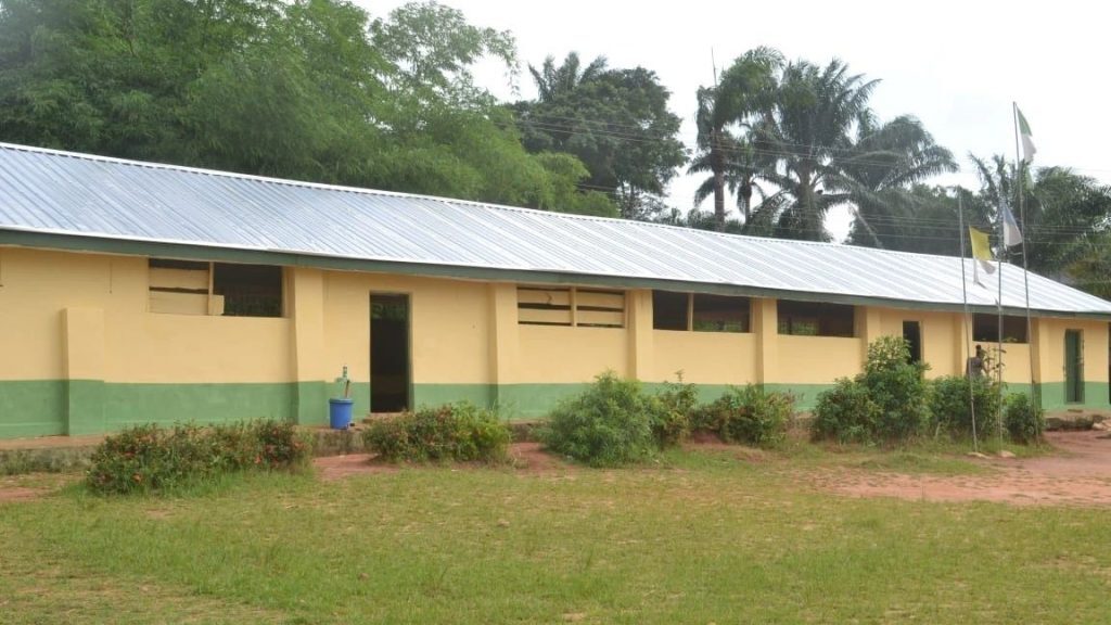 Image of the entire school building.